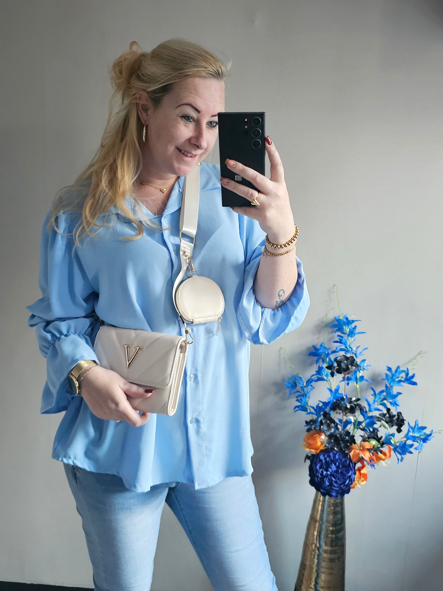 BLOUSE RUFFLE MOUW | LICHT BLAUW