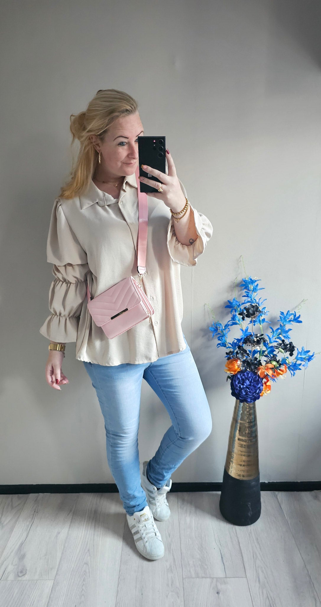 BLOUSE RUFFLE MOUW | BEIGE