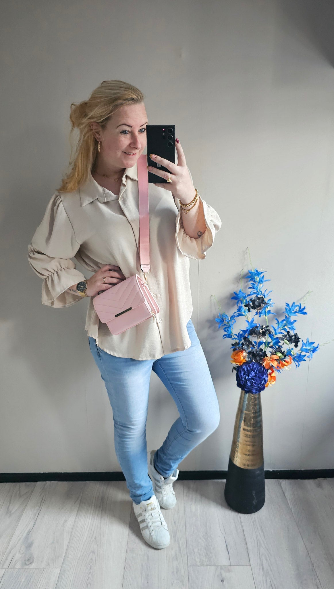 BLOUSE RUFFLE MOUW | BEIGE