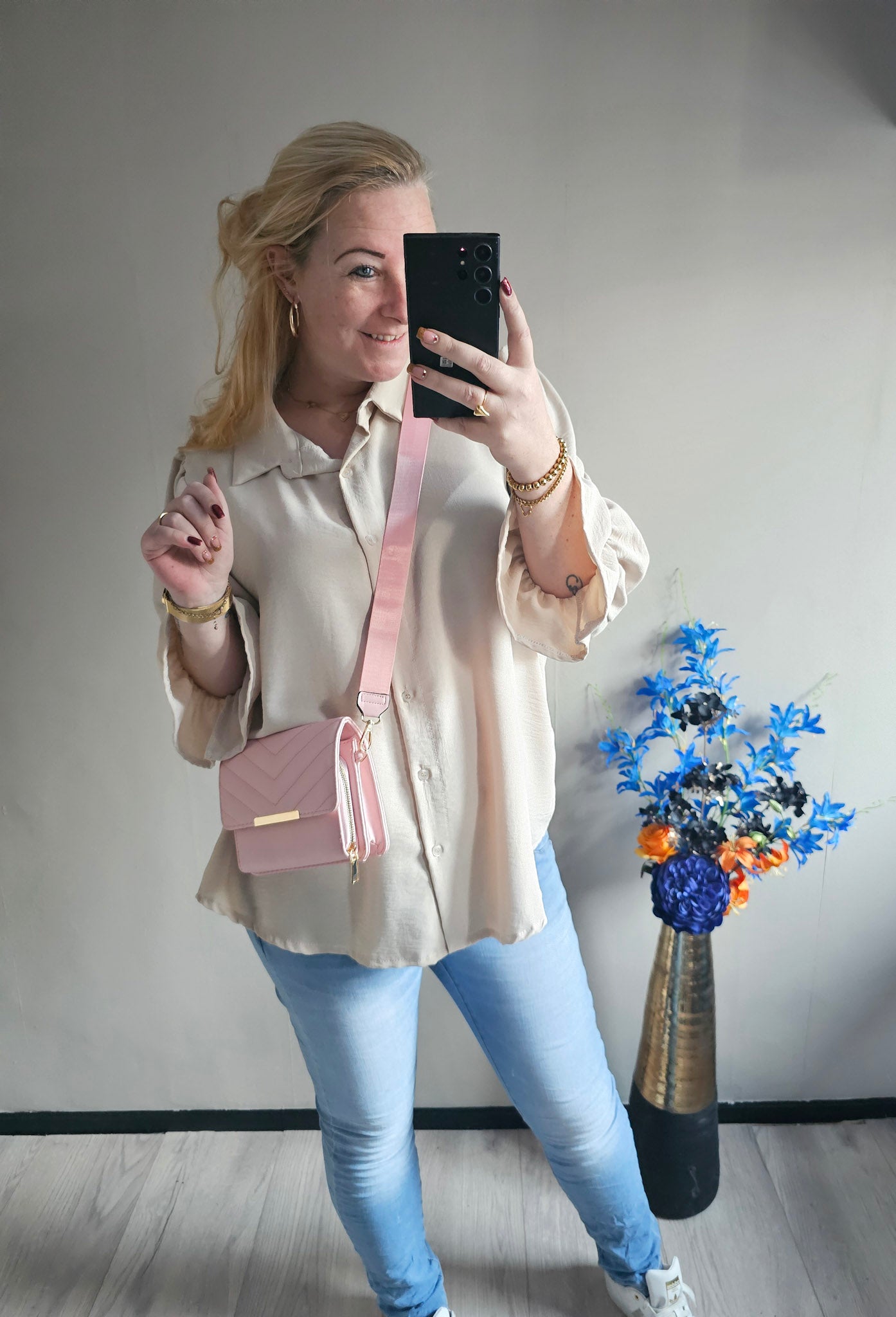 BLOUSE RUFFLE MOUW | BEIGE