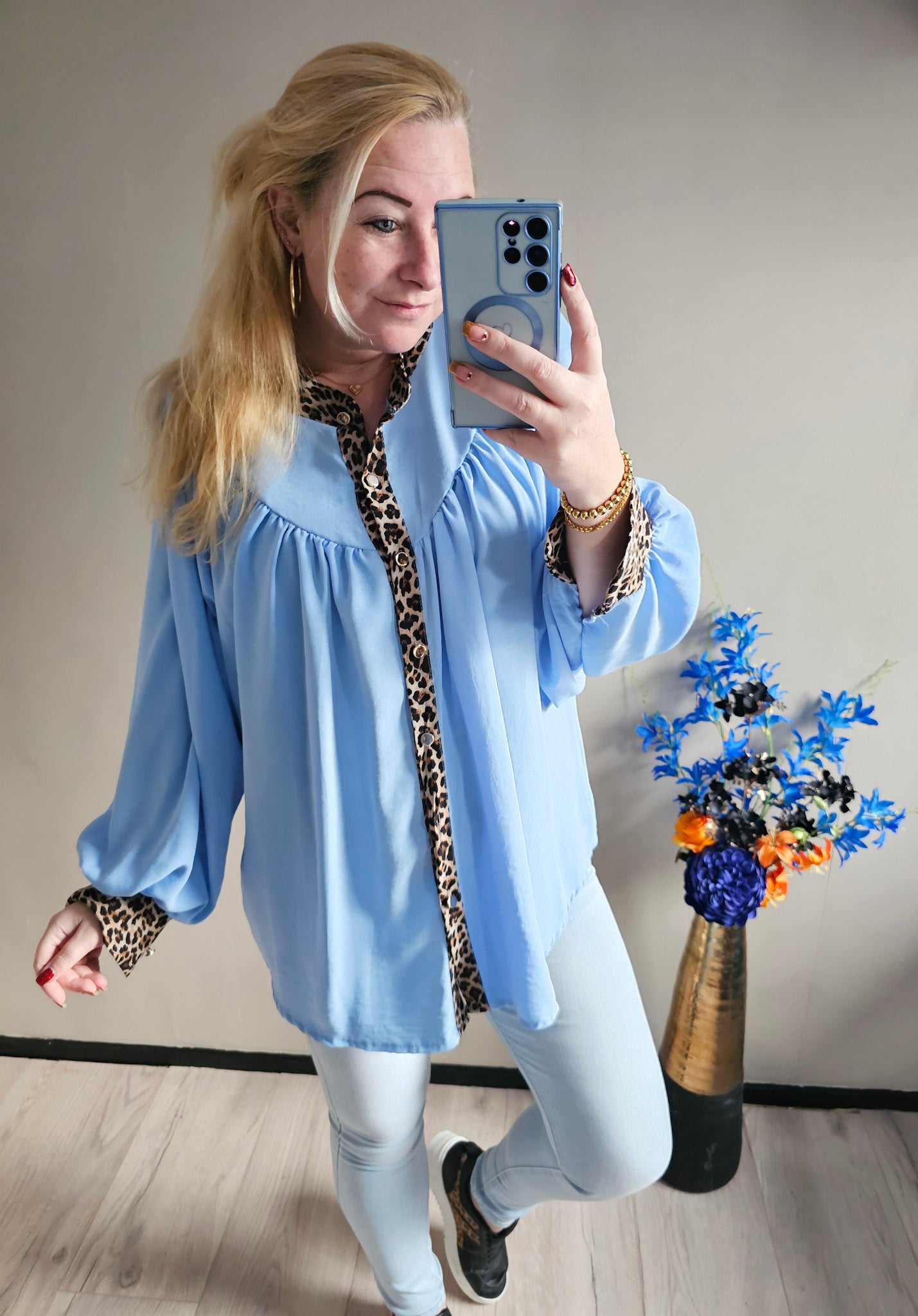 LEOPARD BLOUSE KNOOP | LICHT BLAUW