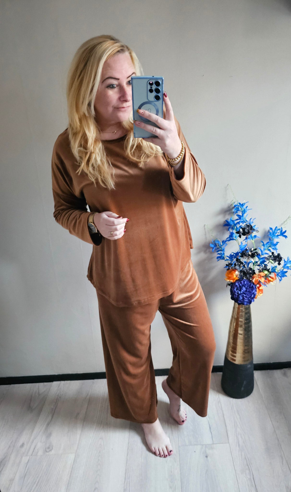 VELVET HUISPAK | BRUIN