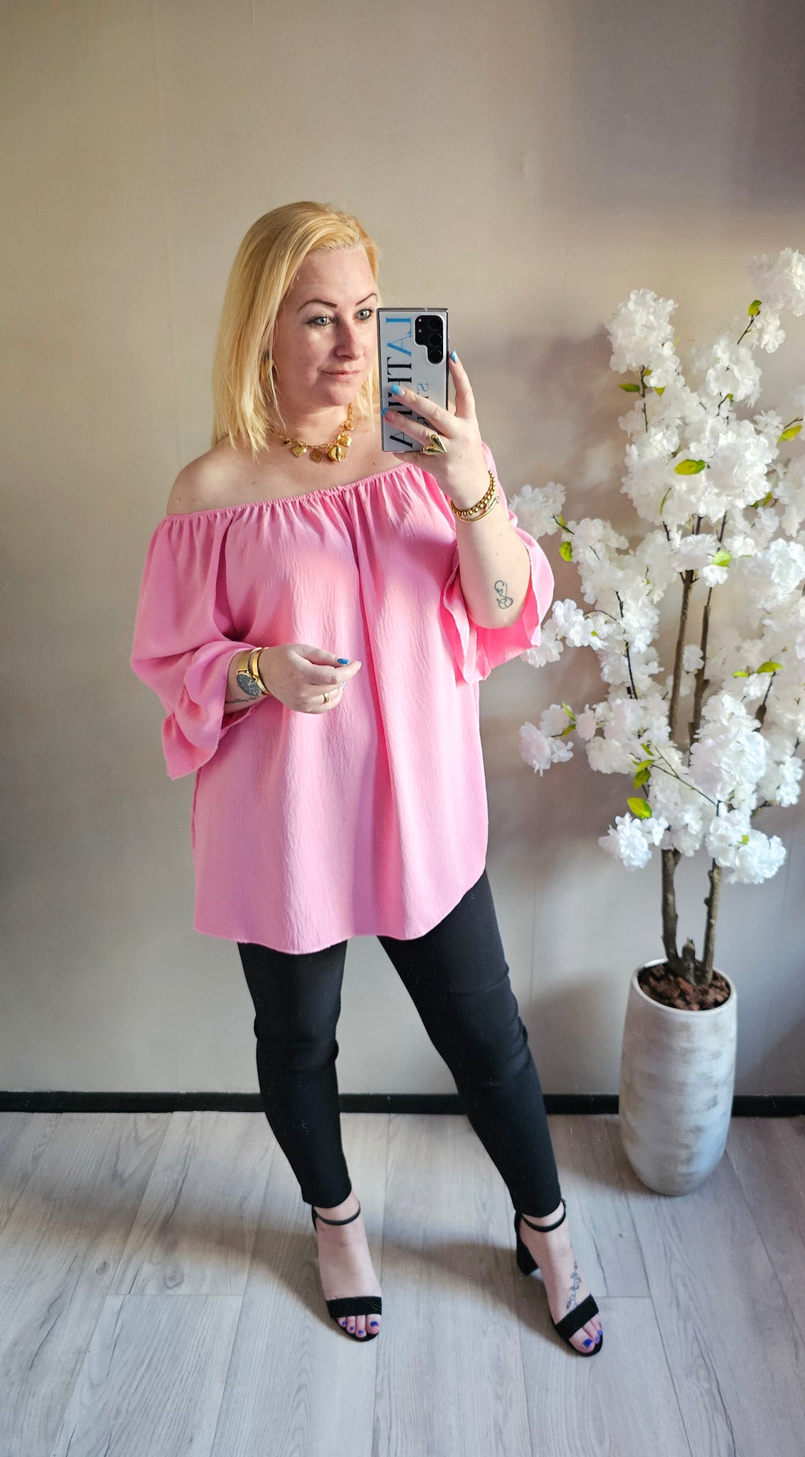 OFF SHOULDER TOP