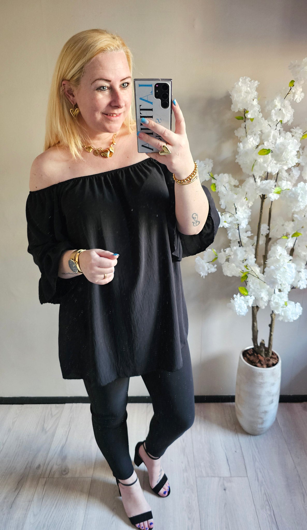 OFF SHOULDER TOP