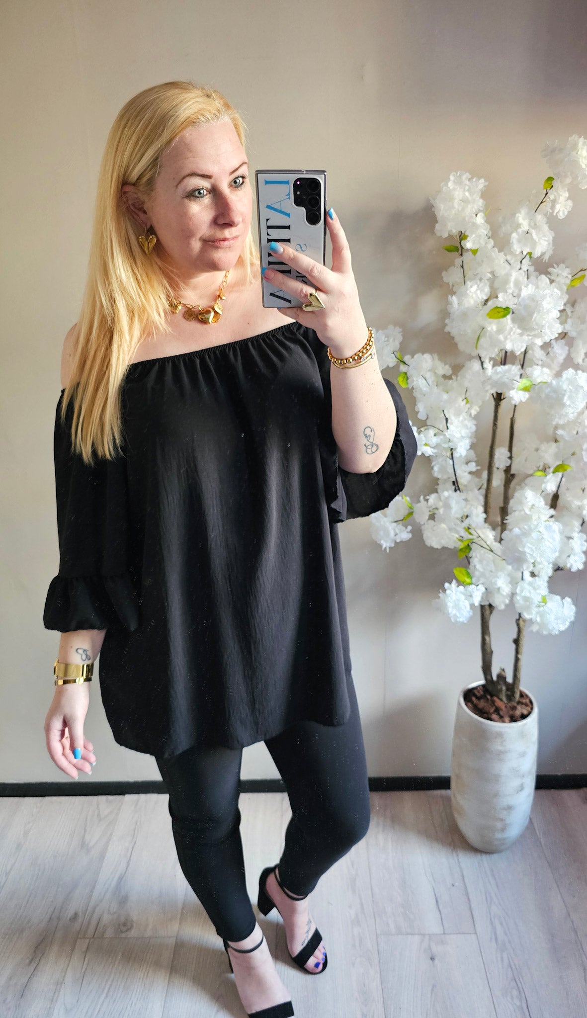 OFF SHOULDER TOP
