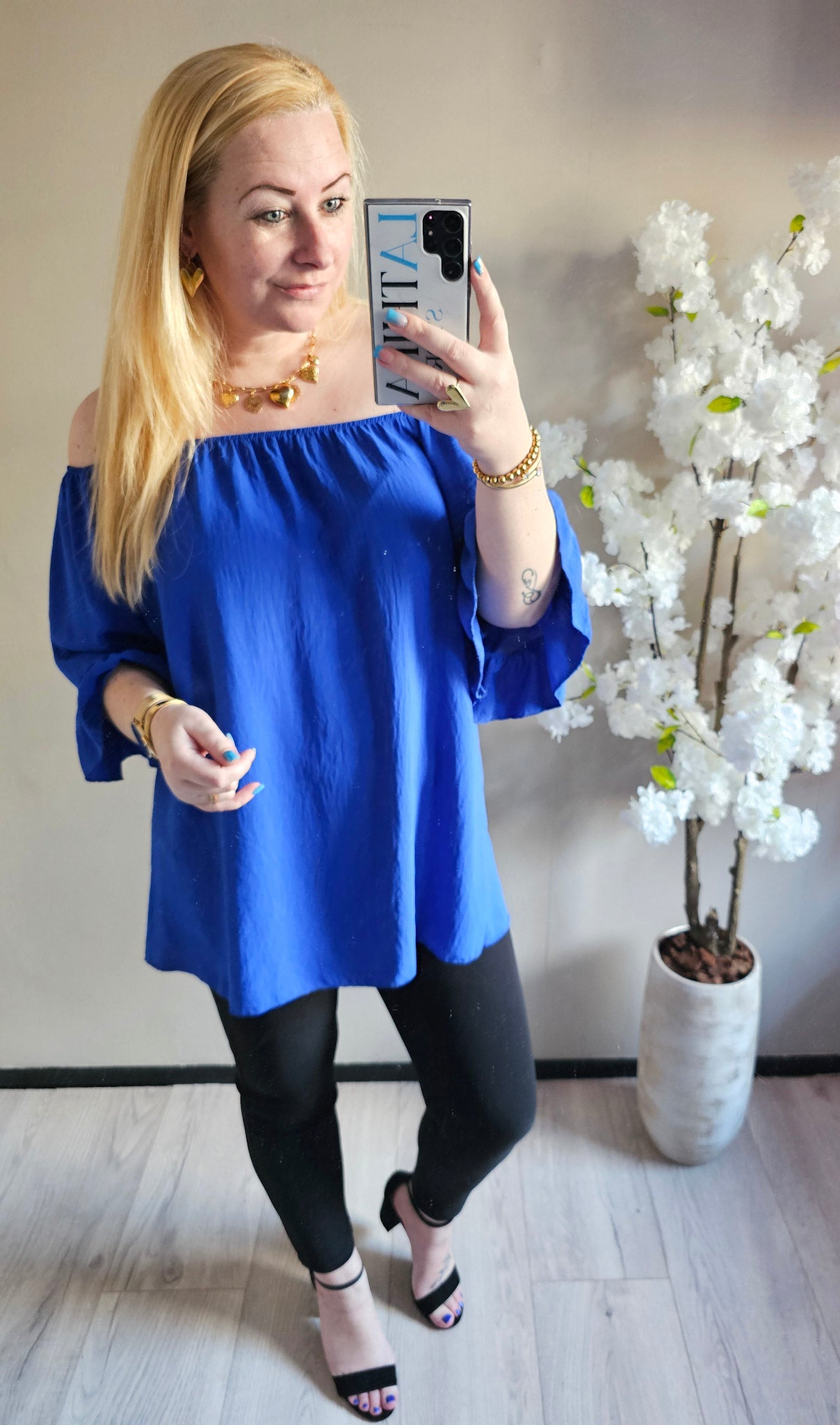 OFF SHOULDER TOP