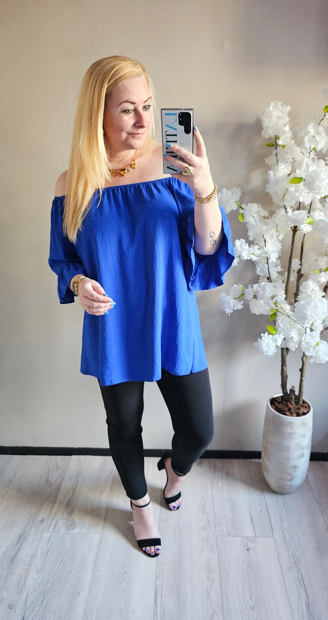 OFF SHOULDER TOP