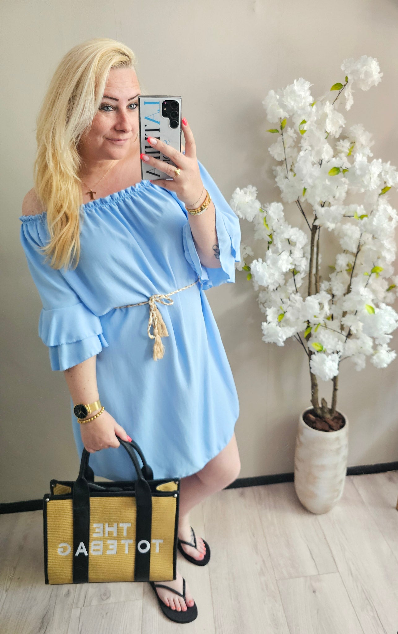 OFF SHOULDER JURK | LICHT BLAUW