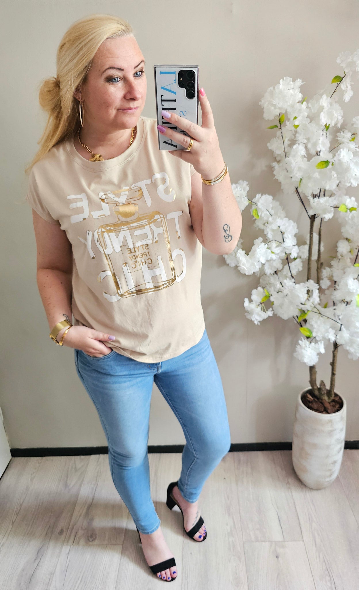 T-SHIRT STYLE | BEIGE