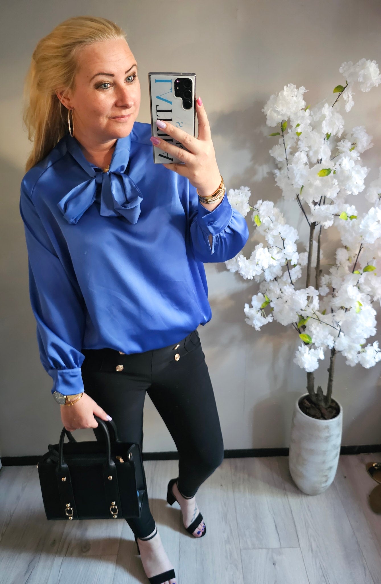 BLOUSE SATIN STRIK | KOBALT BLAUW
