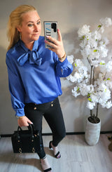 BLOUSE SATIN STRIK | KOBALT BLAUW