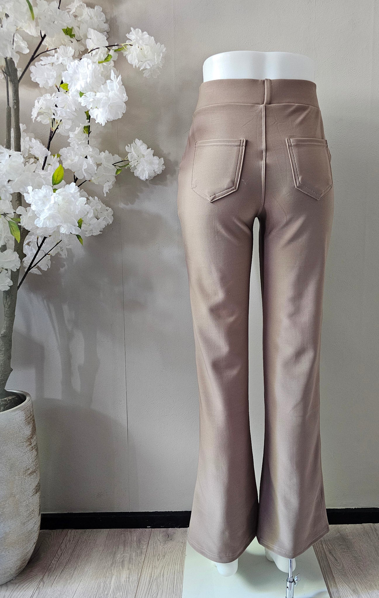 TRAVEL TROUSER | FLAIR TAUPE