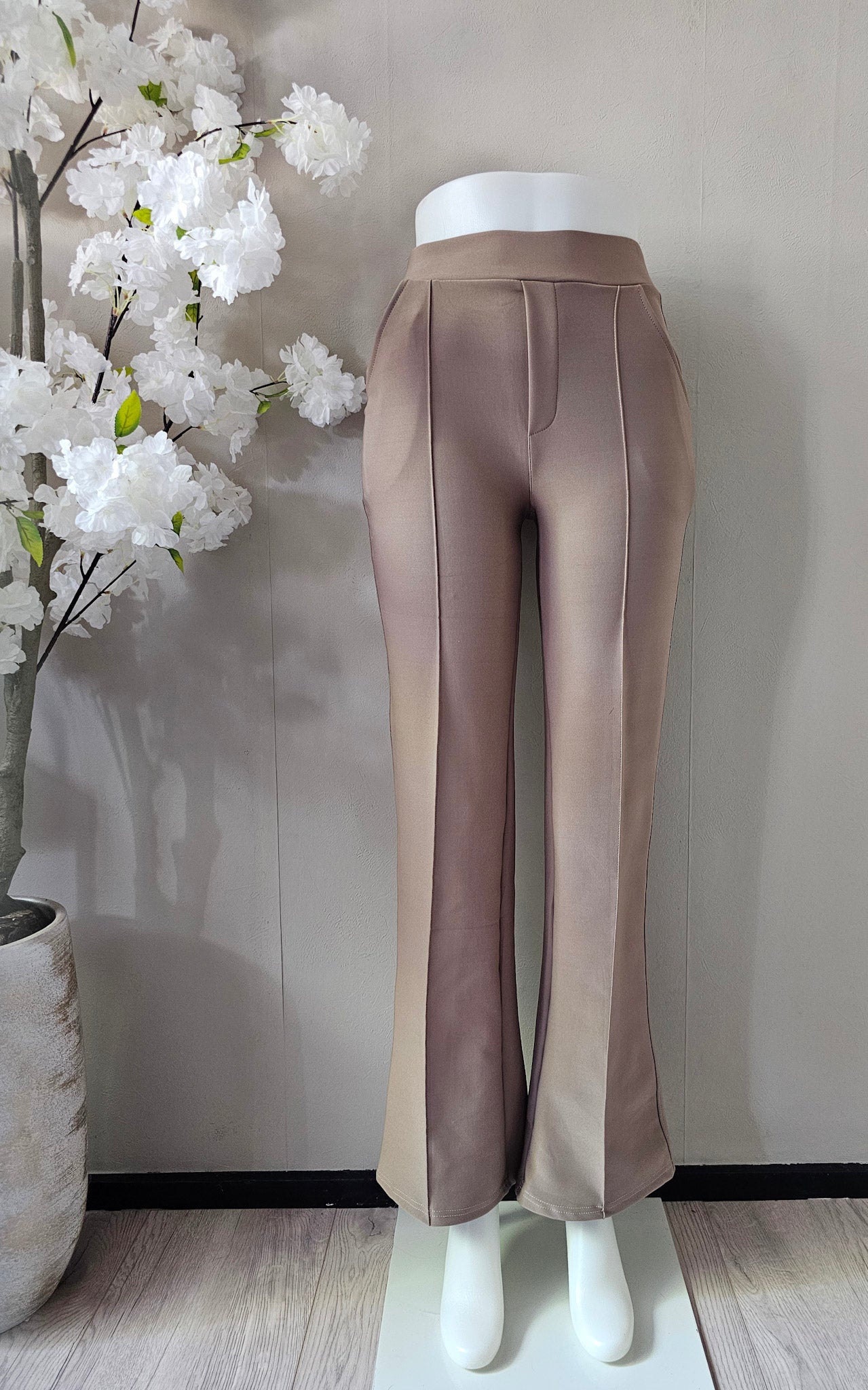 TRAVEL TROUSER | FLAIR TAUPE