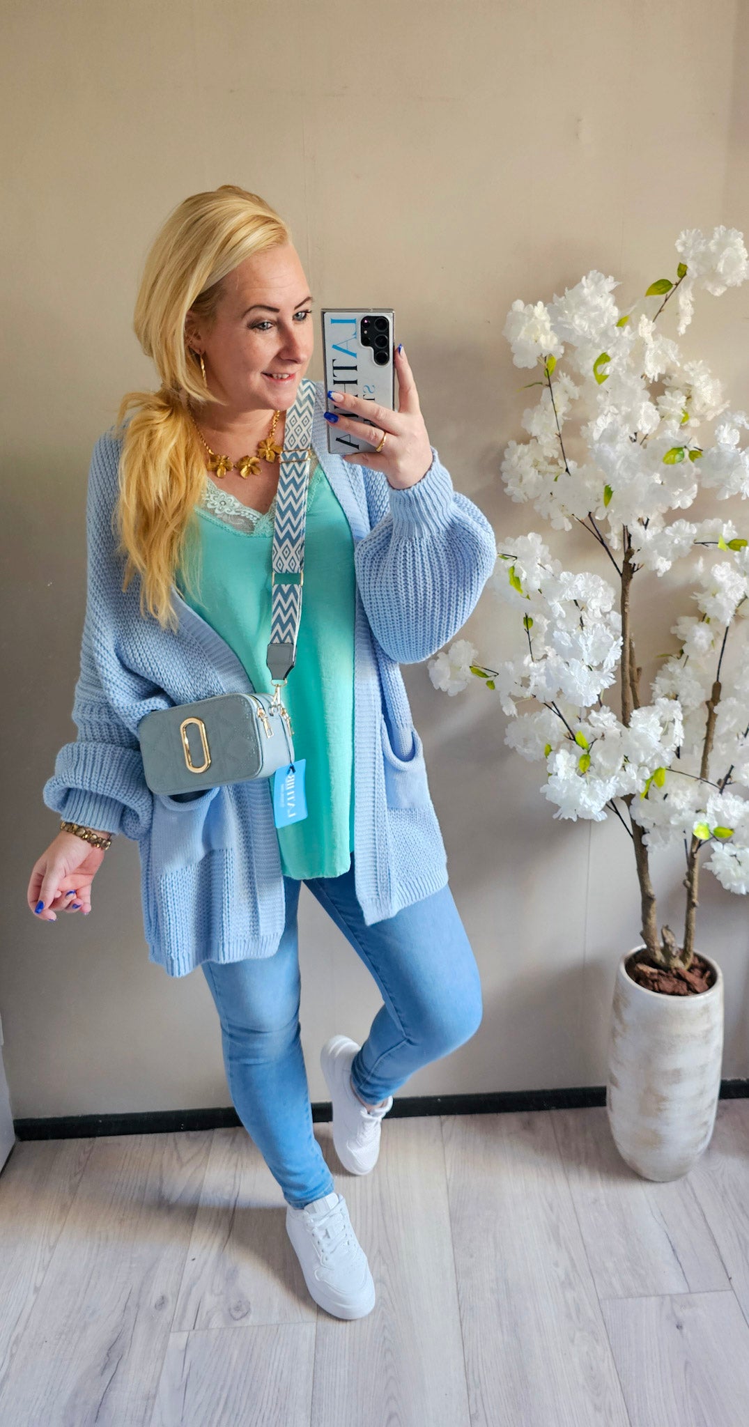 OLIVIA SCHOUDERTAS | LICHT BLAUW