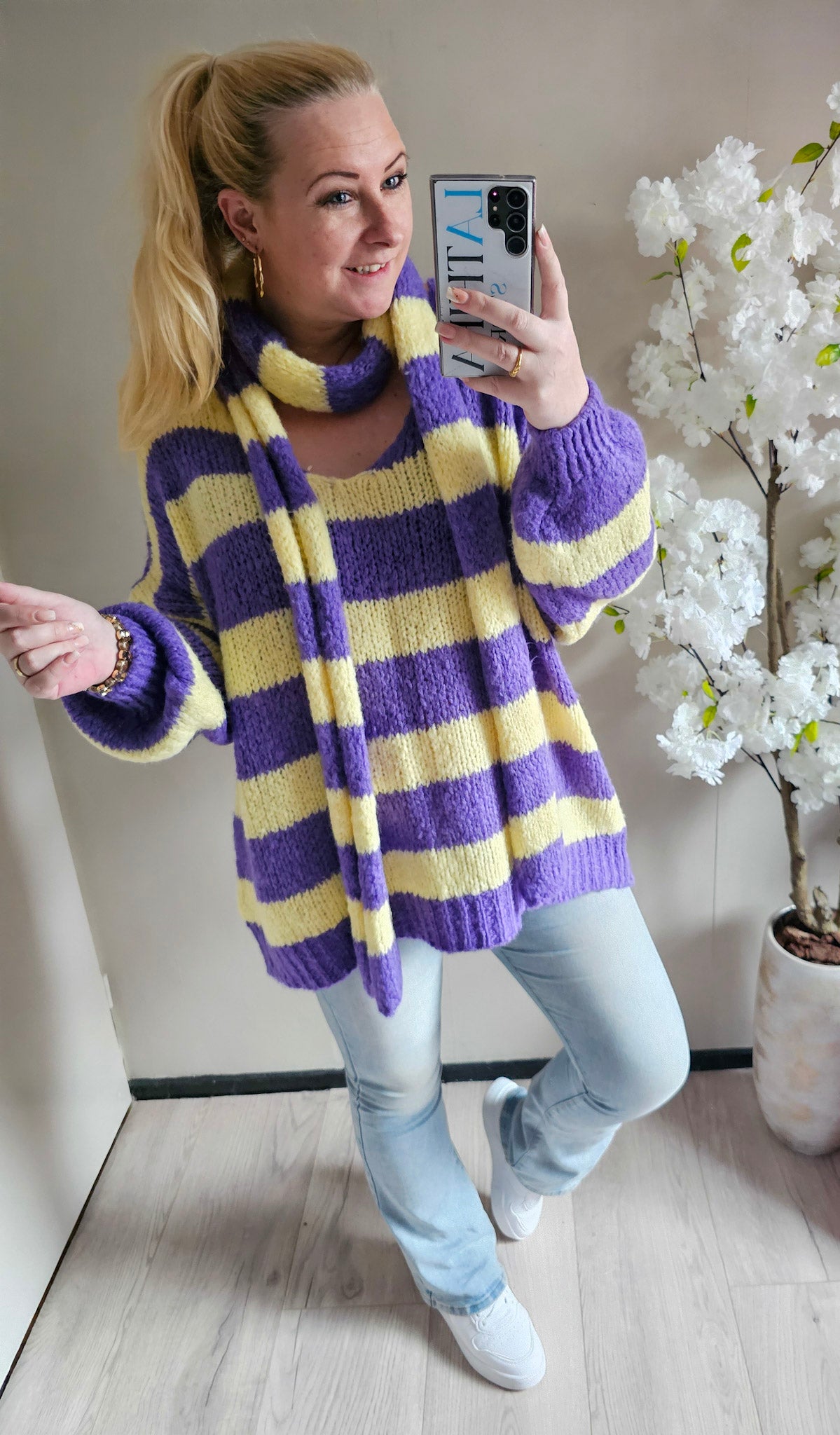 GEBREIDE TRUI STRIPE MET SJAAL