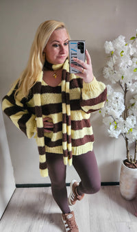 GEBREIDE TRUI STRIPE MET SJAAL