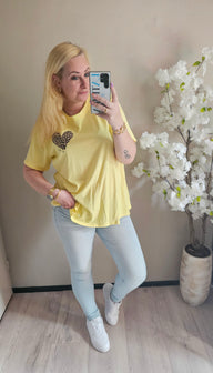 T-SHIRT AMOUR CURVE | GEEL