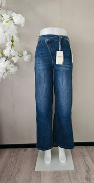 CROSSOVER JEANS | REDBERRY ZA166