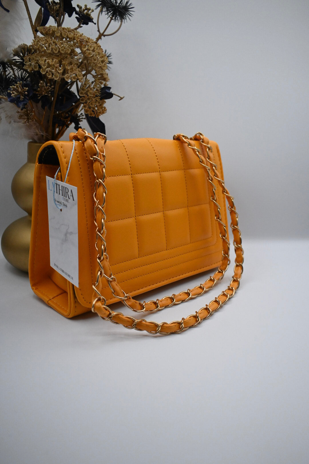 DONNA SCHOUDERTAS | ORANJE