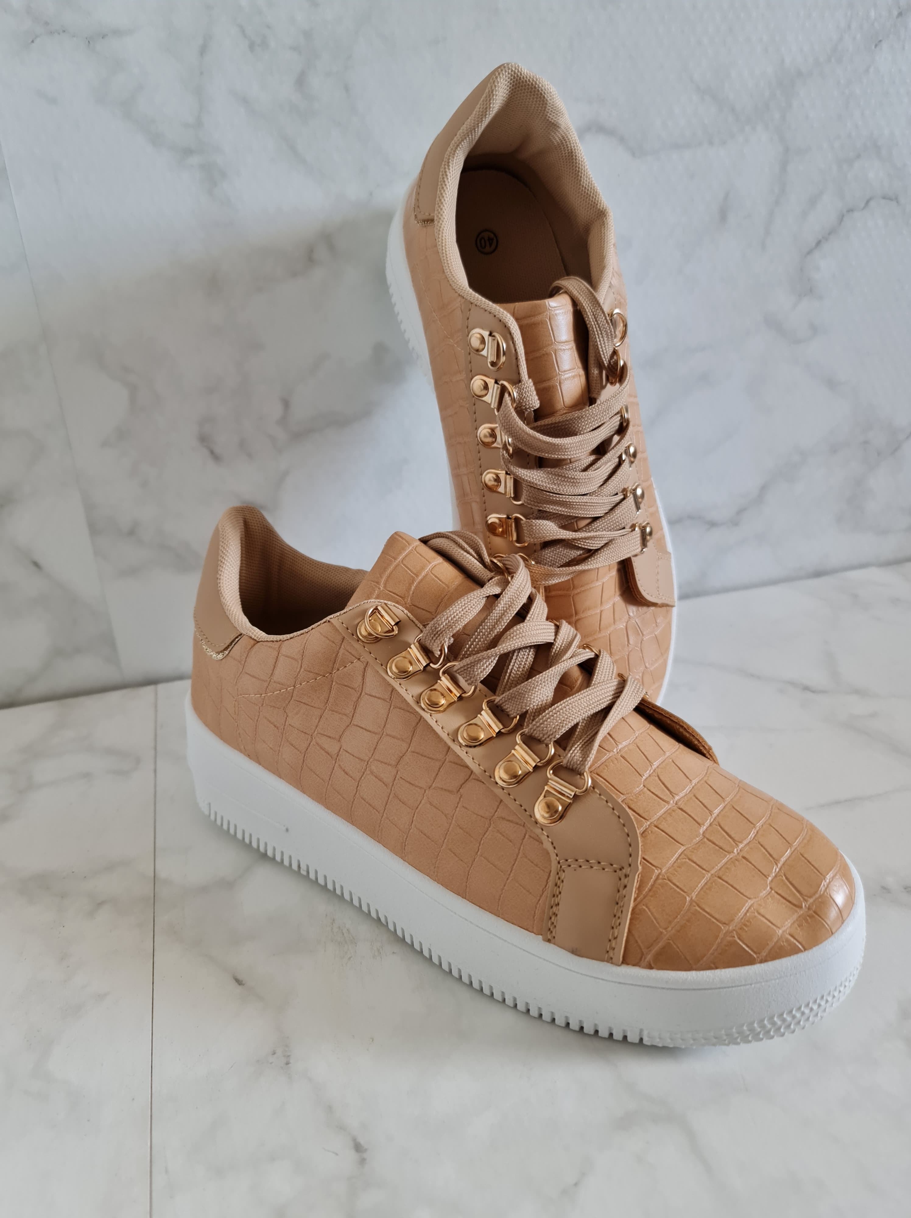 DESIREE SNEAKERS | BRUIN/GOUD